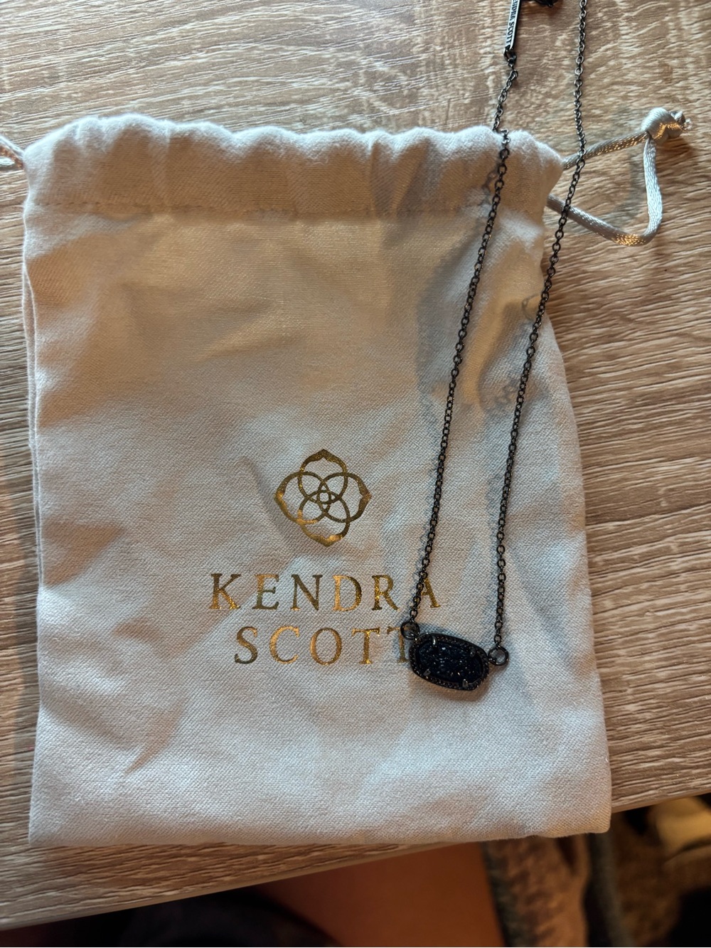 Kendra Scott necklace